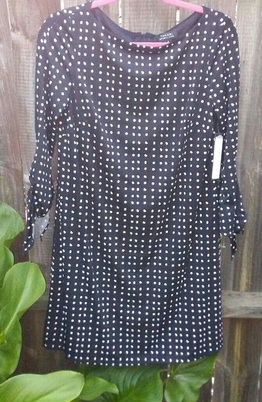 Tahari Dresses & Skirts - NWT Tahari Dress